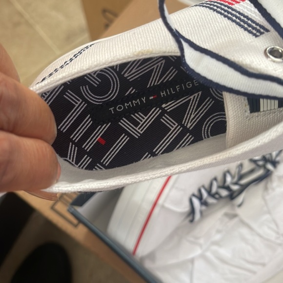 Tommy Hilfiger sneakers - Picture 5 of 8